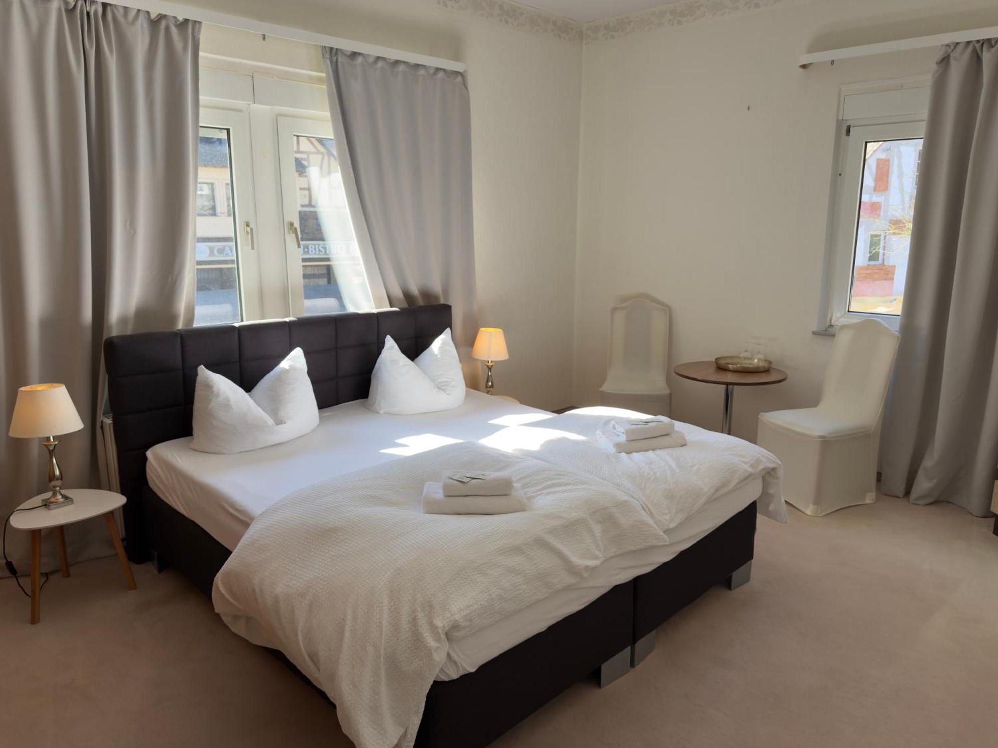 Hotel "Zur Schoenen Aussicht" Кохем Экстерьер фото