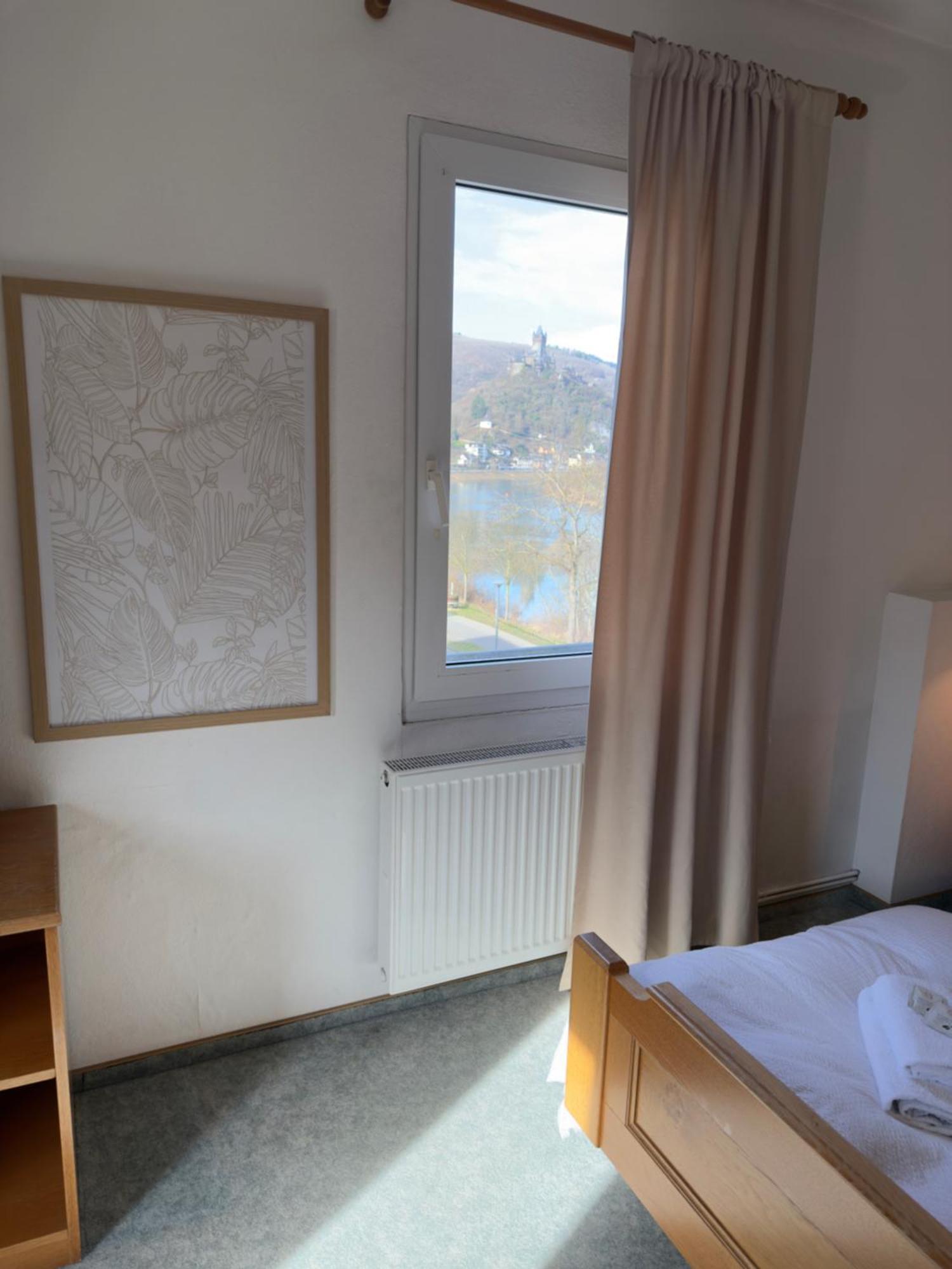 Hotel "Zur Schoenen Aussicht" Кохем Экстерьер фото